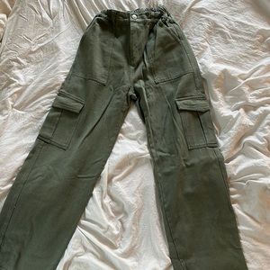 Princess Polly Green Cargo Pants. Size 0